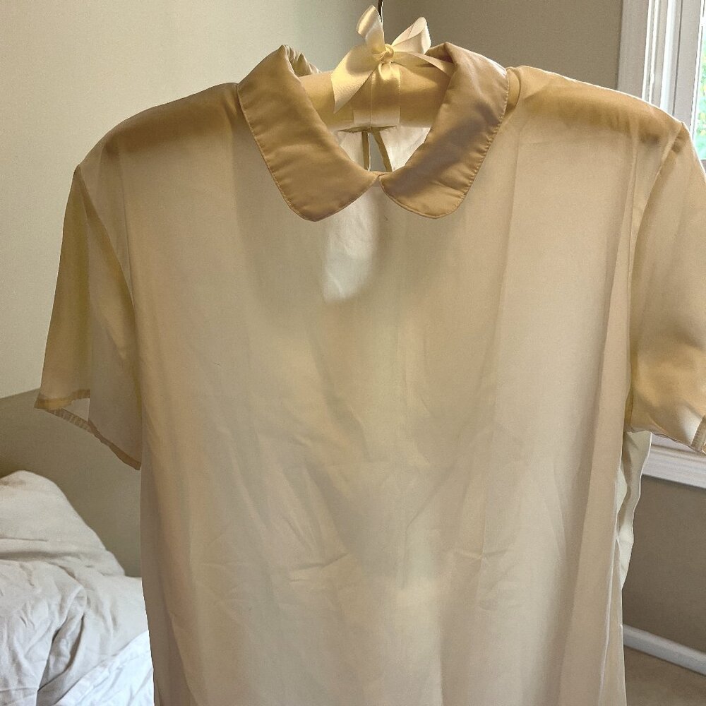 American Apparel (MADE IN USA)  Cream silk collared top